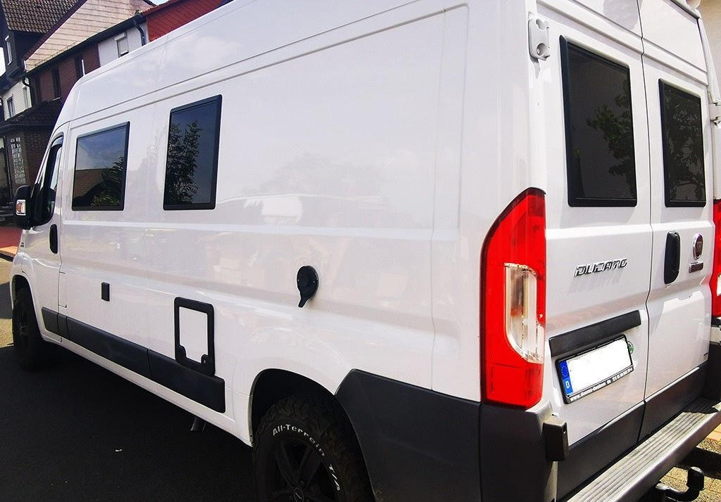 VanSquare window for campervans and motorhomes with blind and mosquito net