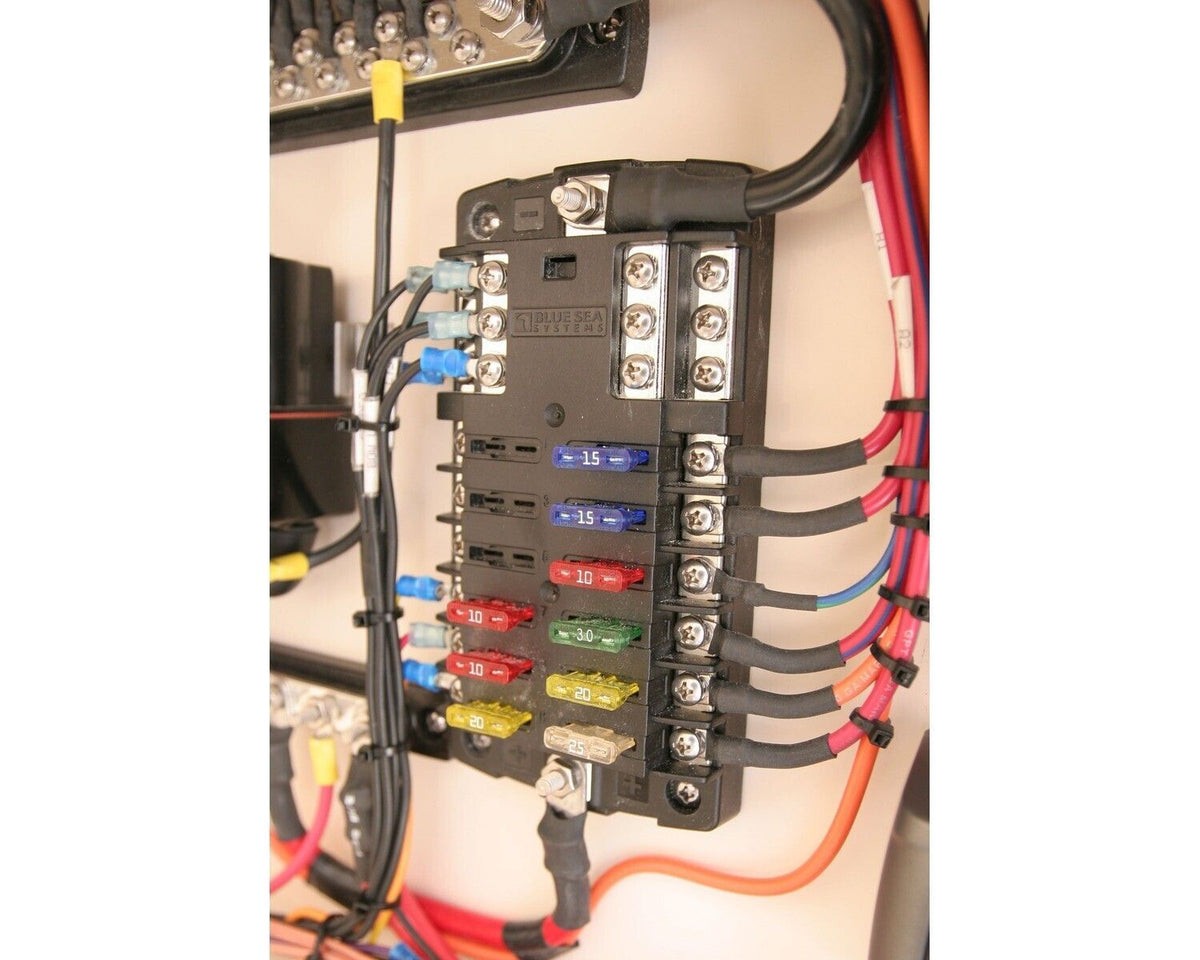 12/24V DC distribution box (12 slots) - EuroVan - shop