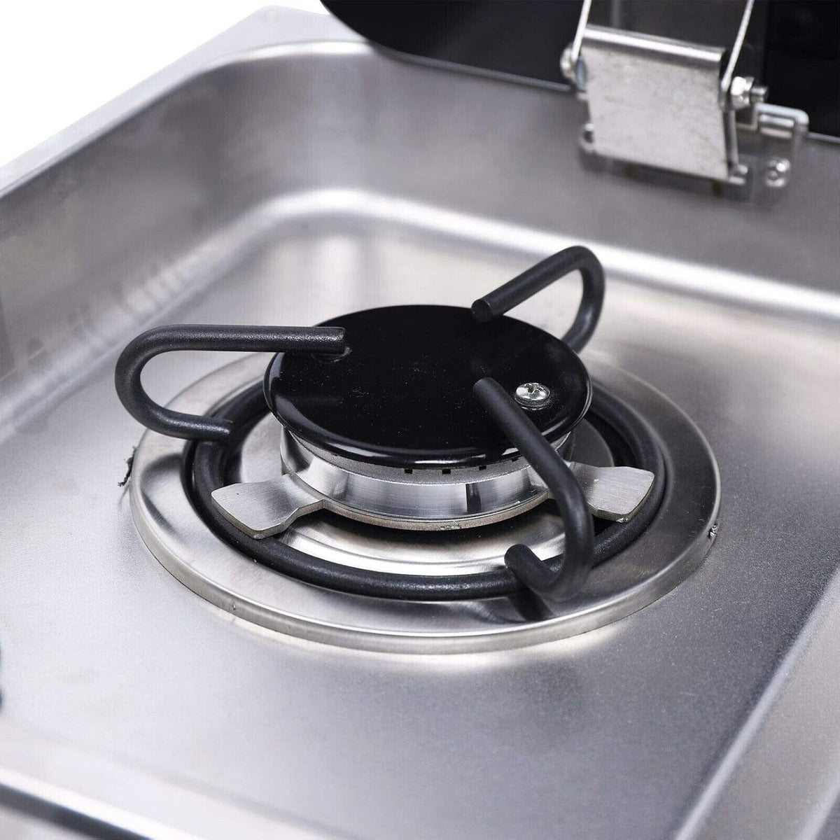 53 × 32 cm stainless steel sink and single gas burner unit, gas burner close-up